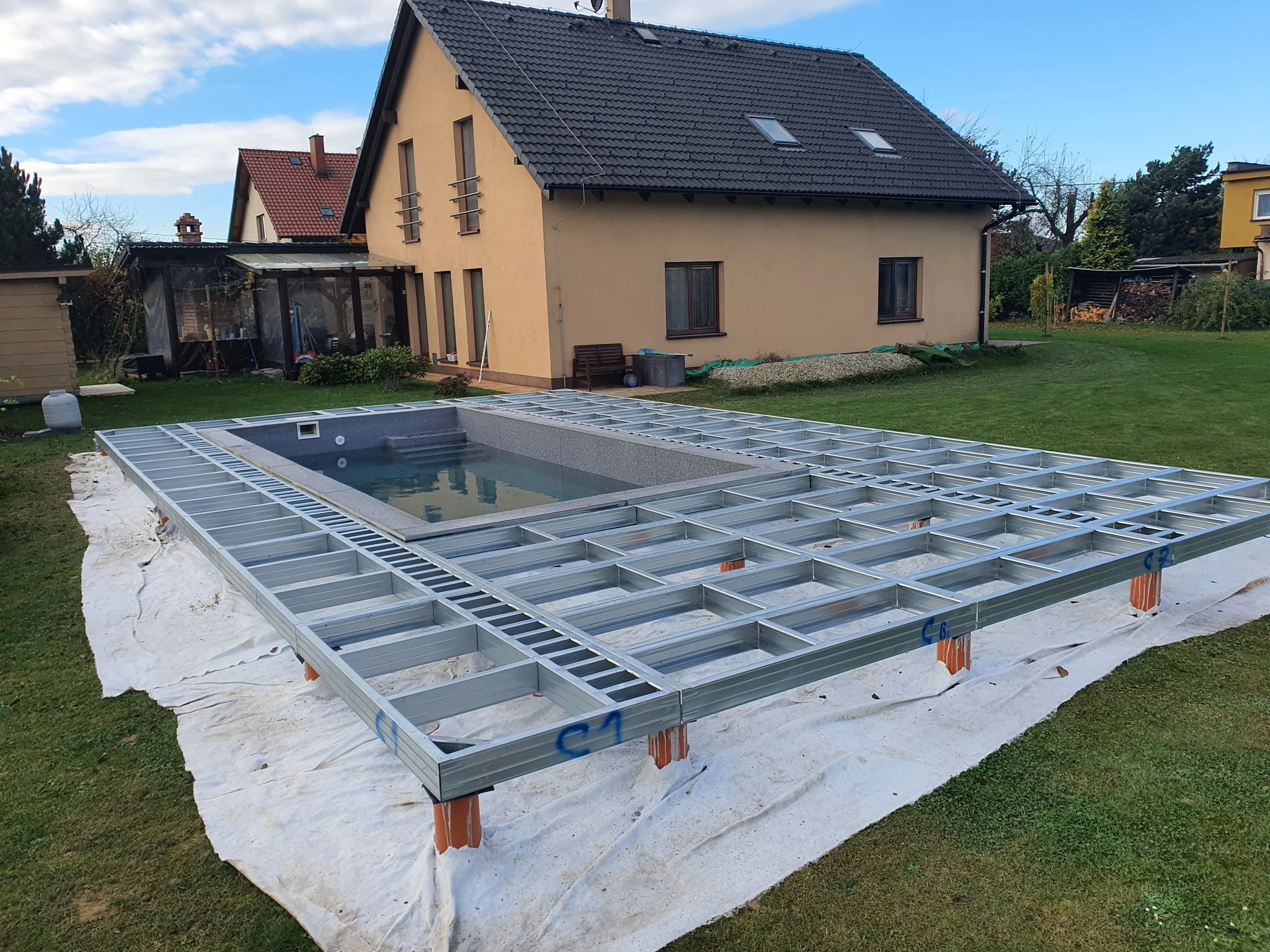 Uima-allas liuki kansi